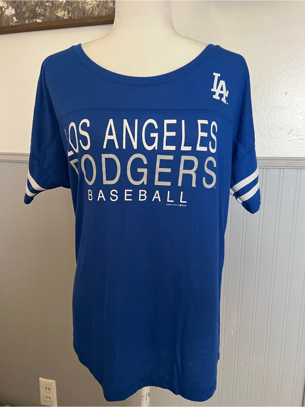 Los Angeles Dodgers Genuine Merchandise Campus Lifestyle T-Shirt / Size: Medium